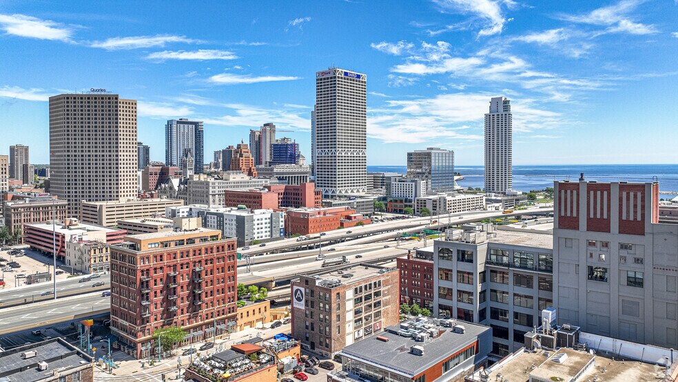 More Photos Of 301-315 N Broadway, Milwaukee Office For Lease