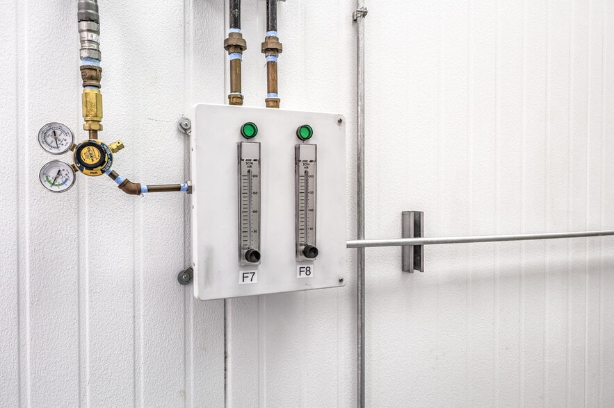 More Photos Of 4333 W Tropicana Ave, Las Vegas Service For Sale