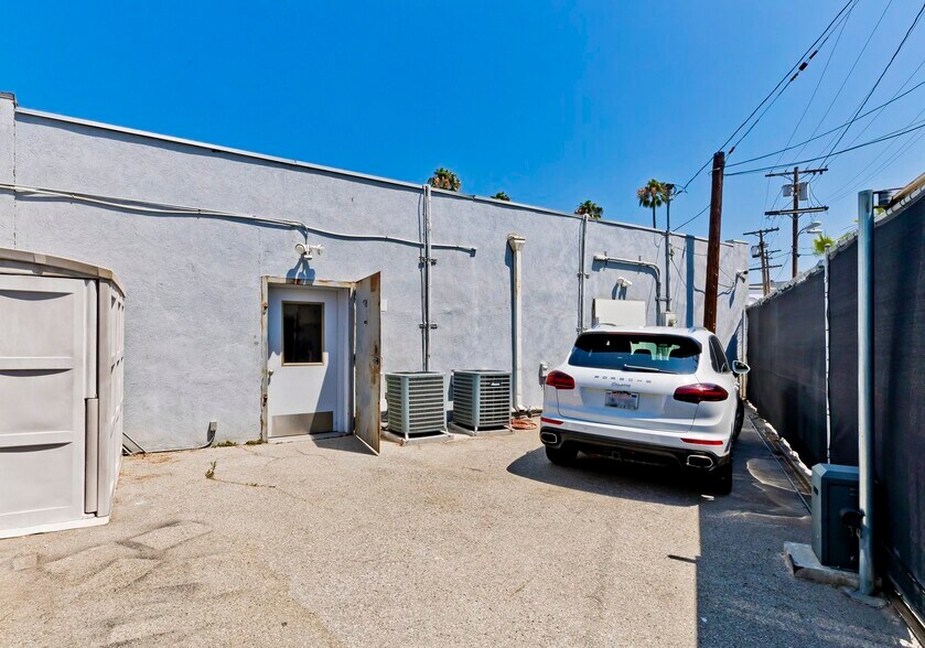 More Photos Of 11018 Washington Blvd, Culver City Storefront For Sale