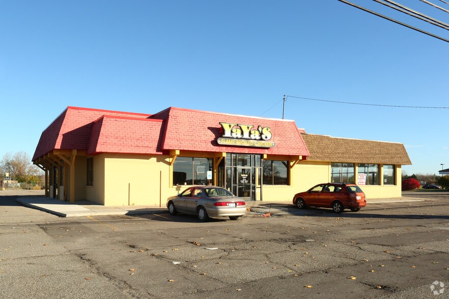 Primary Photo Of 4372 W Pierson Rd, Flint Freestanding For Lease