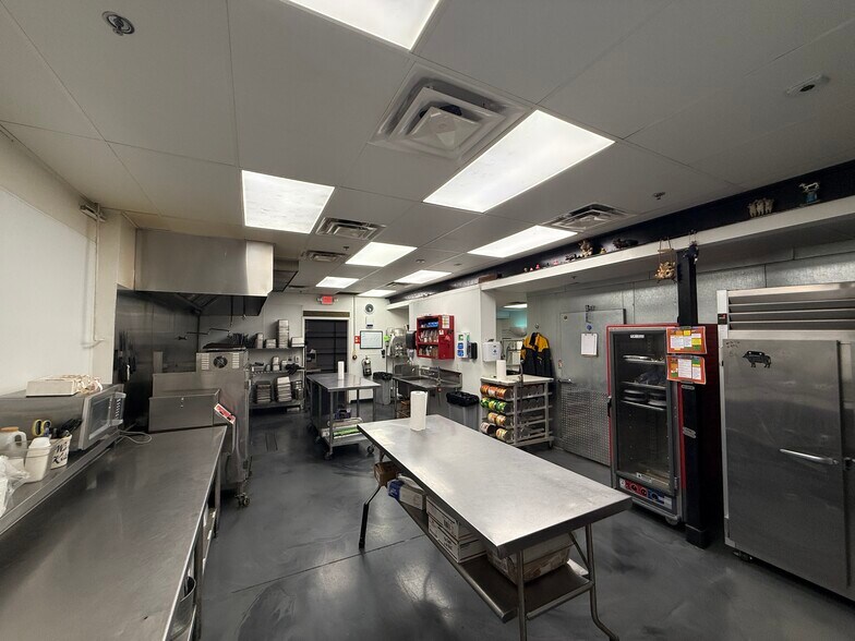 More Photos Of 7900 N 70th Ave, Glendale Warehouse For Sale