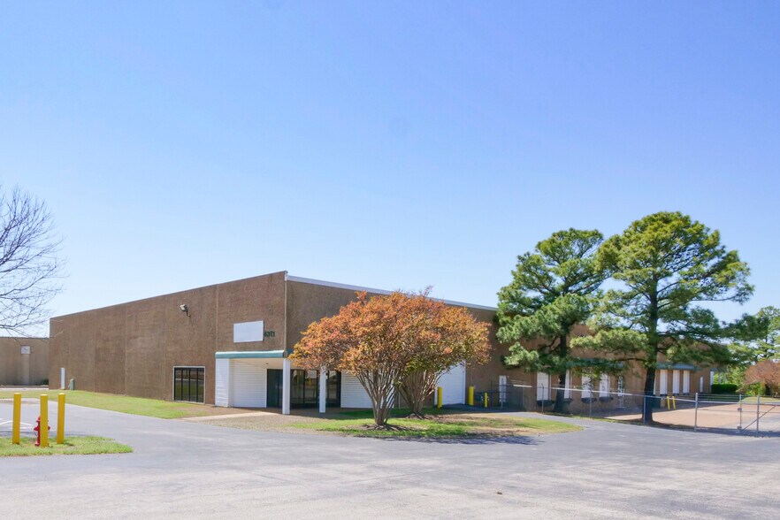 Primary Photo Of 4311-4313 Air Trans Rd, Memphis Distribution For Lease