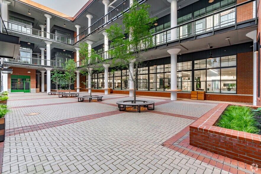 More Photos Of 220 W White St, Rock Hill Office For Lease