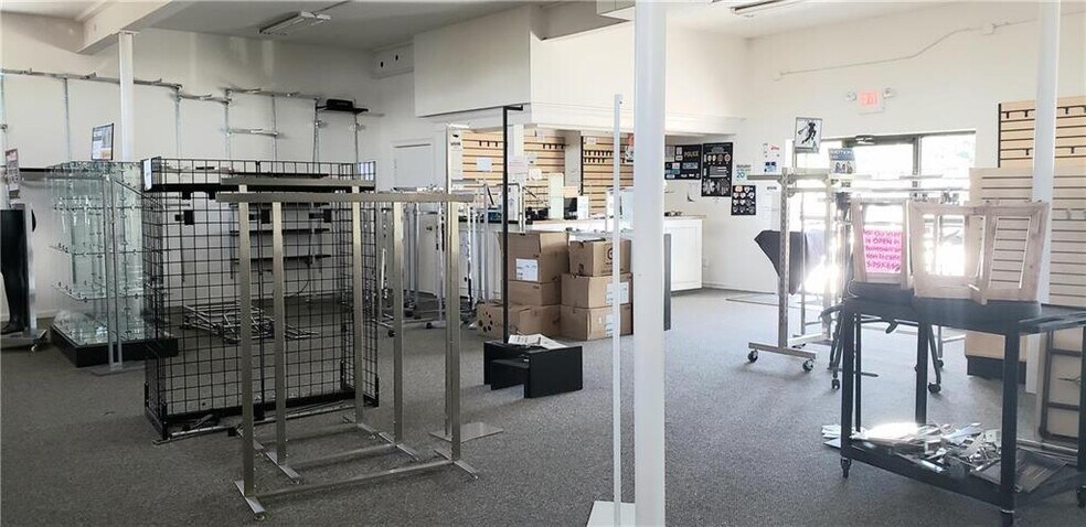 More Photos Of 1710 MacArthur Rd, Whitehall Storefront Retail Office For Lease
