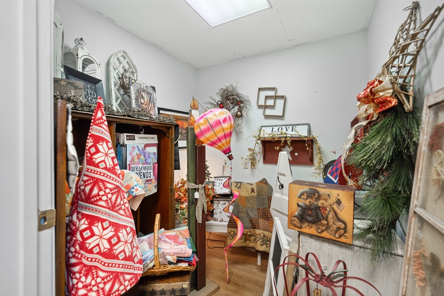 More Photos Of 200-202 W Main St, Monongahela Storefront Retail Residential For Sale