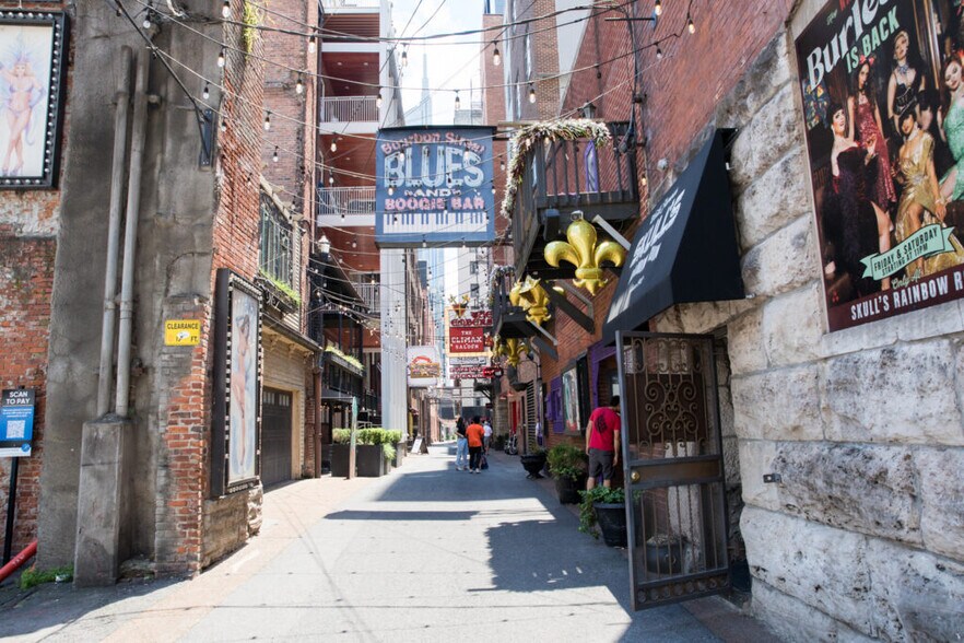 More Photos Of 220 Printers Aly, Nashville Restaurant For Sale