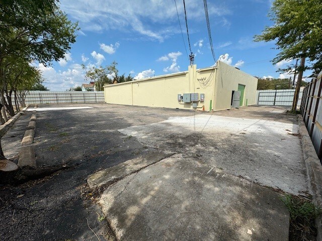More Photos Of 813 Morrow St, Austin Flex For Lease