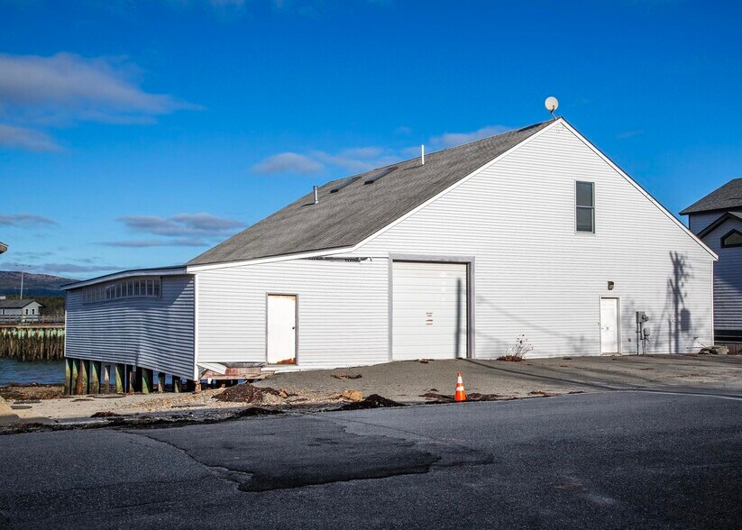 More Photos Of 109 Shore Rd, Southwest Harbor Flex For Sale