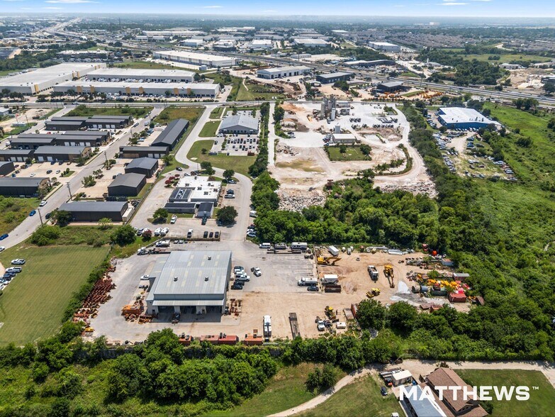 More Photos Of 2336 Picadilly Dr, Round Rock Warehouse For Lease