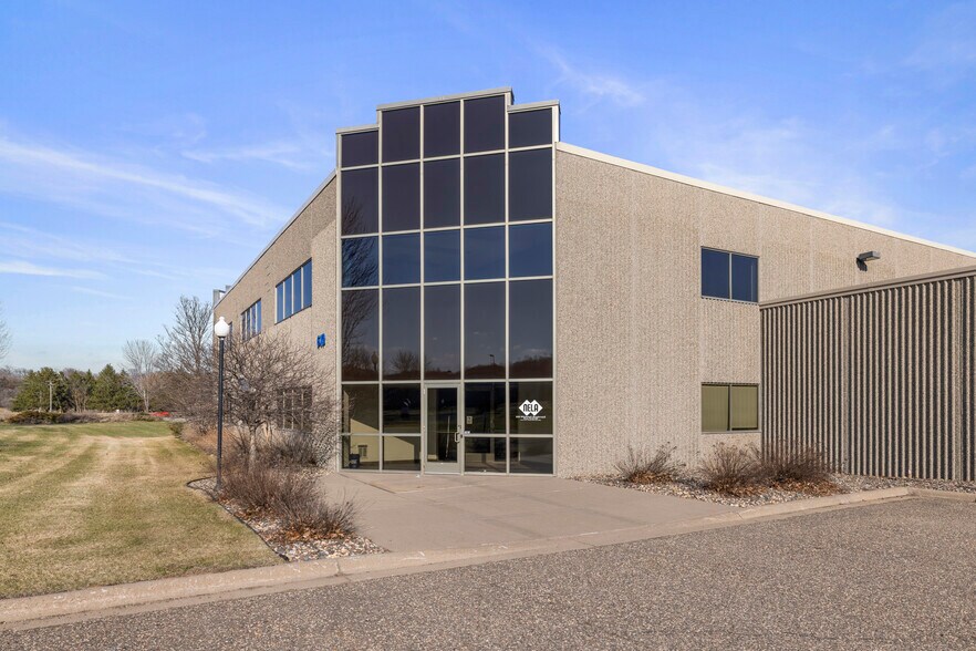 More Photos Of 610 Whitetail Blvd, River Falls Warehouse For Lease