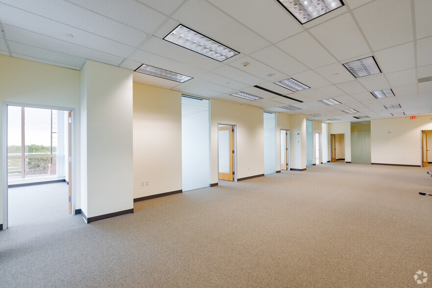 More Photos Of 17777 Old Cutler Rd, Miami Office For Lease