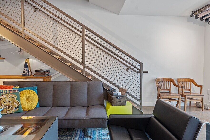 More Photos Of 1601 E Cesar Chavez St, Austin Apartments For Sale