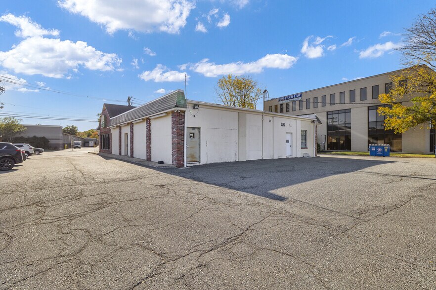 More Photos Of 122 Central Ave, Clark Storefront Retail Office For Sale