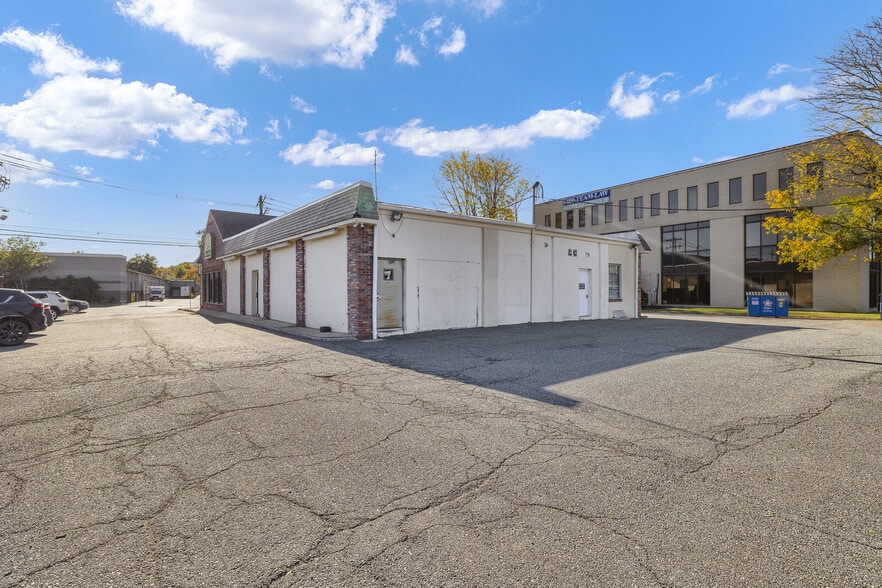 More Photos Of 122 Central Ave, Clark Storefront Retail Office For Sale