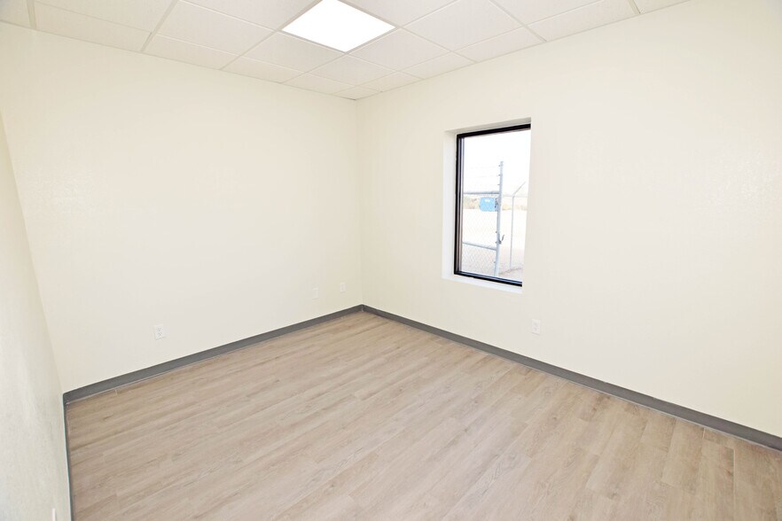 More Photos Of 1210 Edgewood ave, Odessa Industrial For Lease