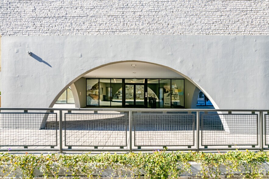 More Photos Of 211 N Whitfield St, Pittsburgh Office For Lease