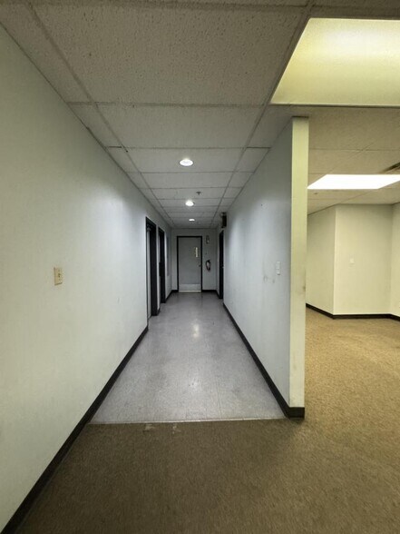 More Photos Of 7158-7168 Progress Way, Delta Service For Lease