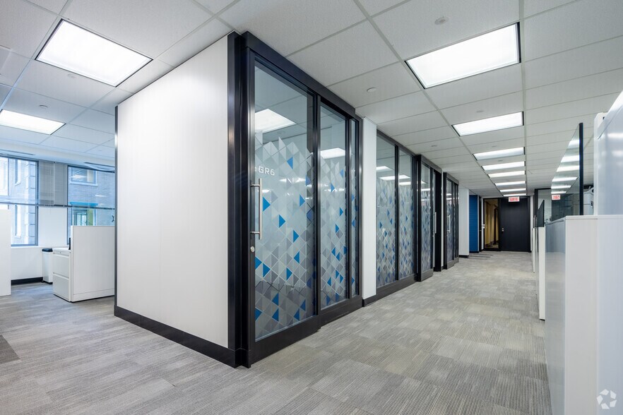 More Photos Of 1555 Rue Peel, Montréal Office For Lease