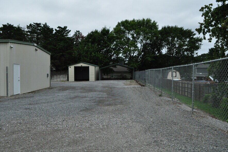 More Photos Of 2333 W Emory Rd, Powell Industrial For Sale
