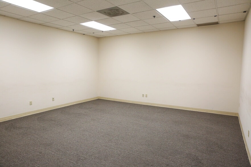 More Photos Of 626 Minnesota Ave, Kansas City Office For Lease
