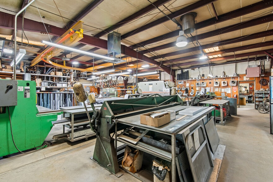 More Photos Of 709-711 S University Ave, Provo Service For Lease