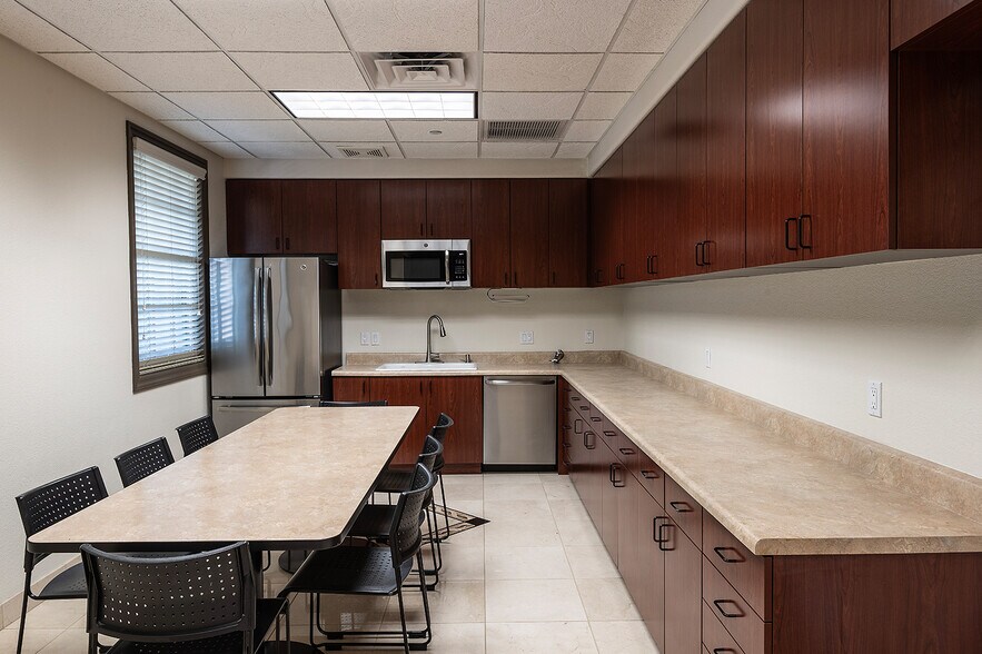 More Photos Of 6623 N Scottsdale Rd, Scottsdale Office For Sale