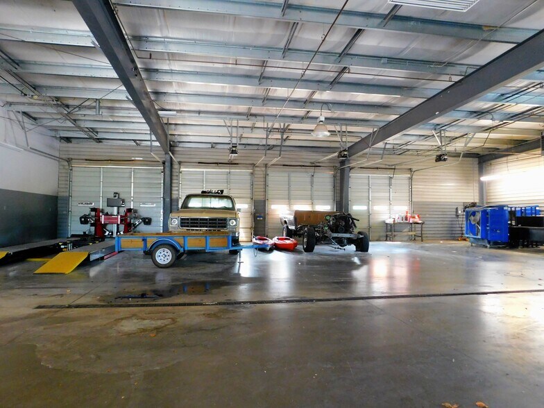 More Photos Of 202 W Gore Blvd, Lawton Auto Dealership For Sale