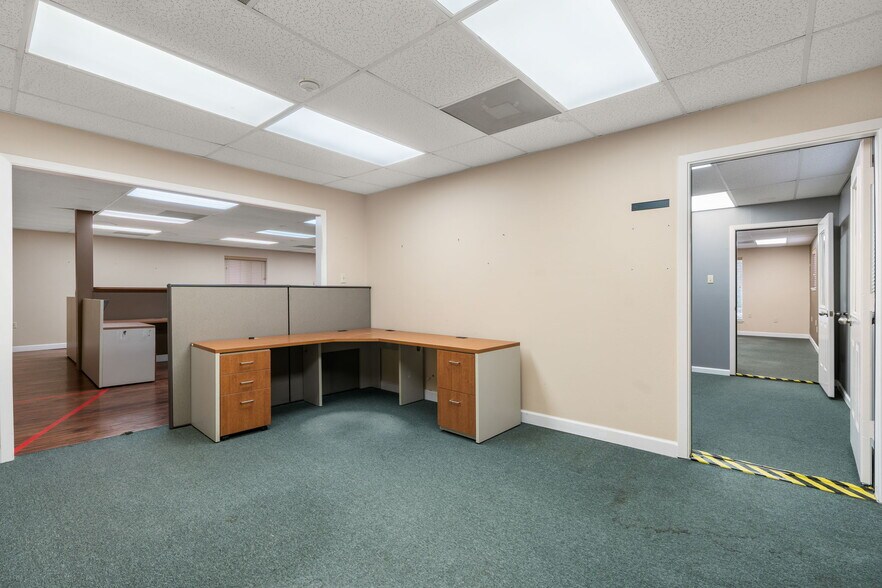 More Photos Of 2200 Sciaaca Rd, Spring Office For Sale