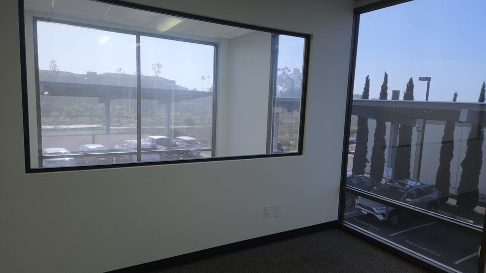 More Photos Of 22 W 35th St, National City Medical For Lease