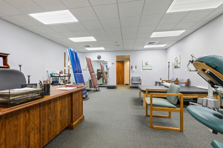 More Photos Of 952 S Park Ave, Fond Du Lac Medical For Lease