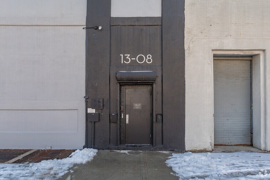 More Photos Of 4310 21st St, Long Island City Warehouse For Lease