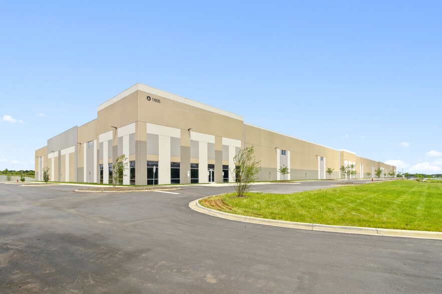 More Photos Of 1605 Piedmont Commerce Dr, Kernersville Warehouse For Lease