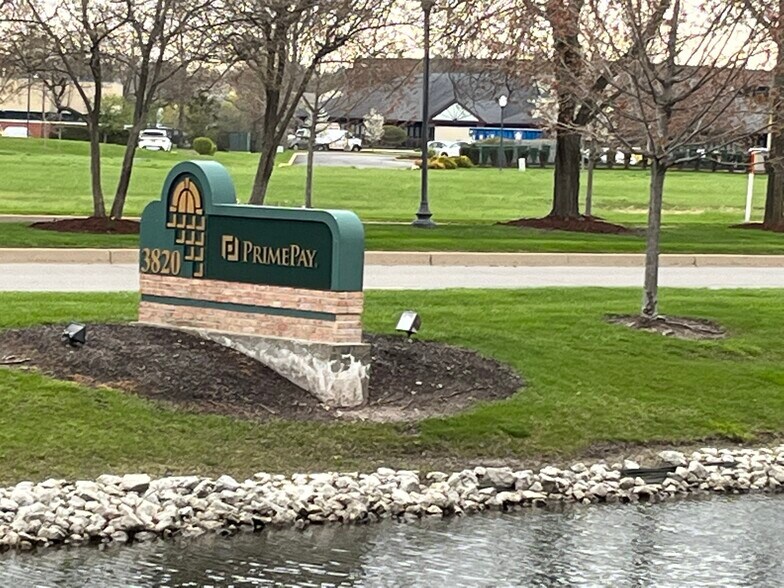 More Photos Of 3820 Edison Lakes Pky, Mishawaka Office For Lease