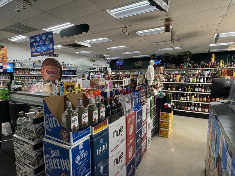 More Photos Of 2006 Redmond Cir NW, Rome Convenience Store For Sale