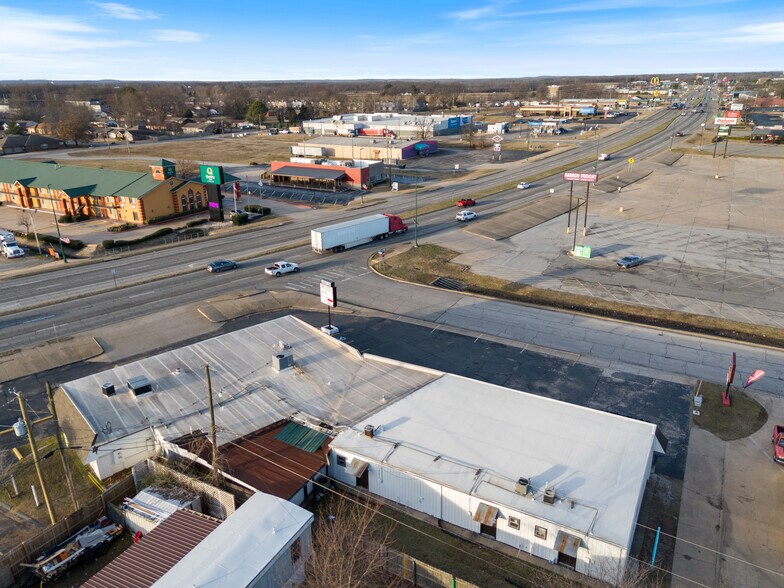 More Photos Of 885 S Dogwood St, Siloam Springs Medical For Lease