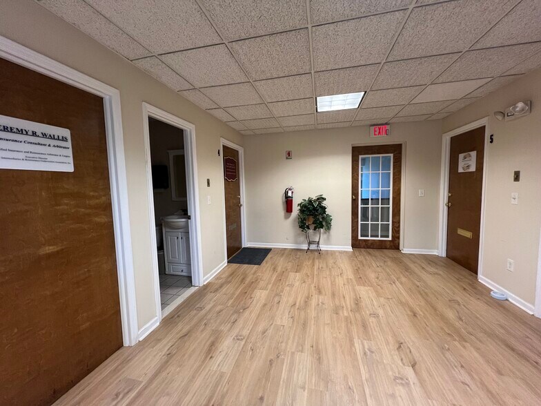 More Photos Of 971 US Highway 202 N, Branchburg Medical For Lease