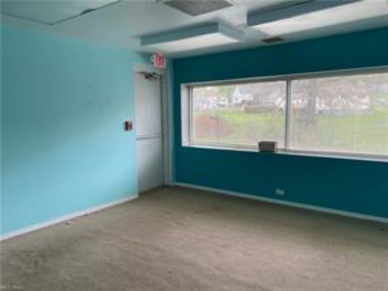 More Photos Of 46635 Y And O Rd, East Liverpool Bank For Sale