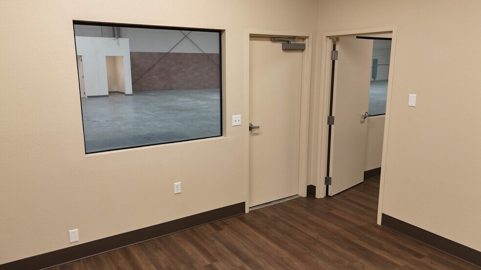 More Photos Of 617 Winmoore Way, Modesto Warehouse For Lease