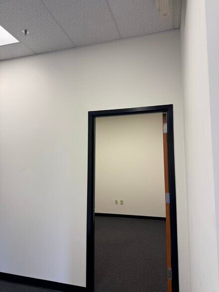 More Photos Of 2390 Satellite Blvd, Buford Light Distribution For Lease