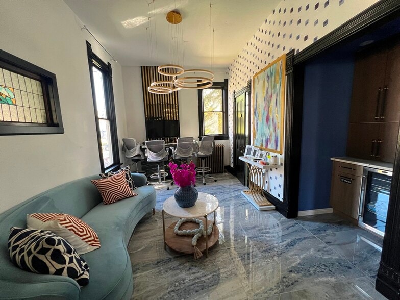 More Photos Of 100 W Main St, Boise Office Residential For Lease