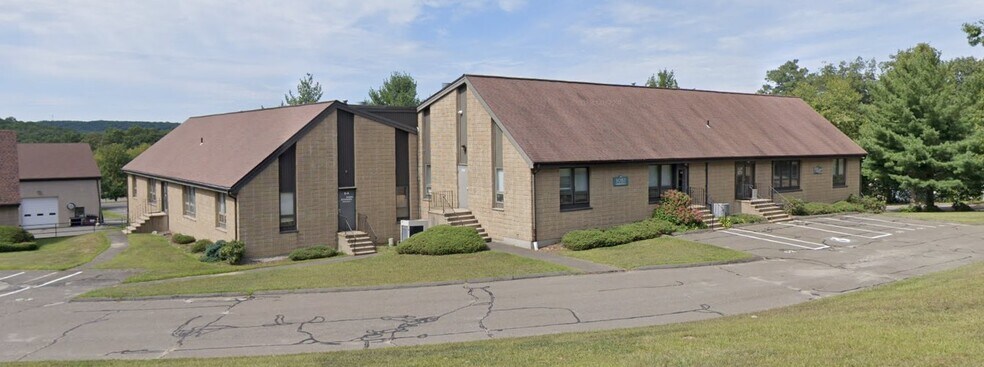 More Photos Of 91 Willenbrock Rd, Oxford Flex For Sale