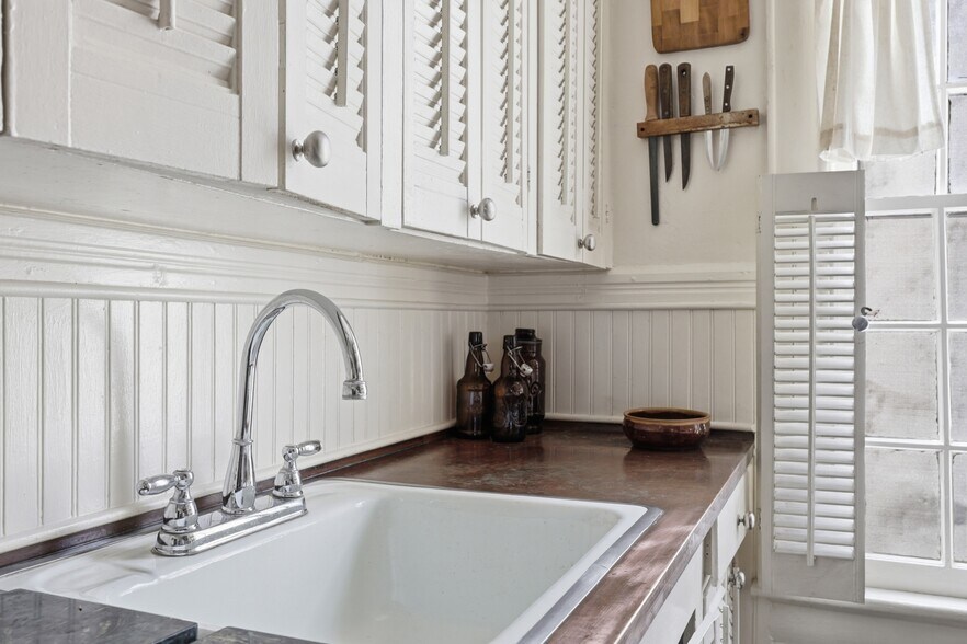 More Photos Of 50 Charlotte St, Saint Augustine Storefront Retail Office For Sale