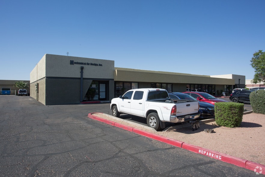 More Photos Of 7735 E Gelding Dr, Scottsdale Warehouse For Lease