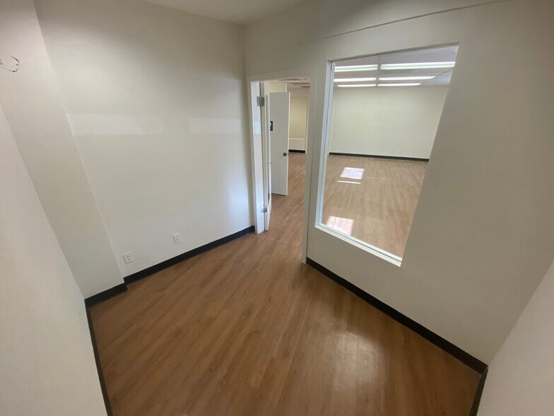 More Photos Of 4250 Pennsylvania Ave, La Crescenta Medical For Sale