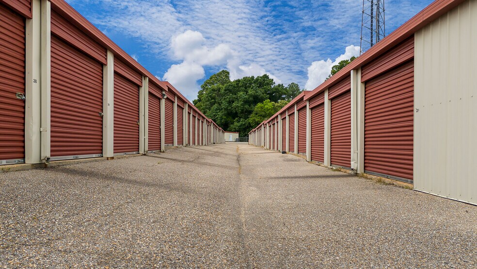 More Photos Of 2331 Congressman W L Dickinson dr, Montgomery Self Storage For Sale
