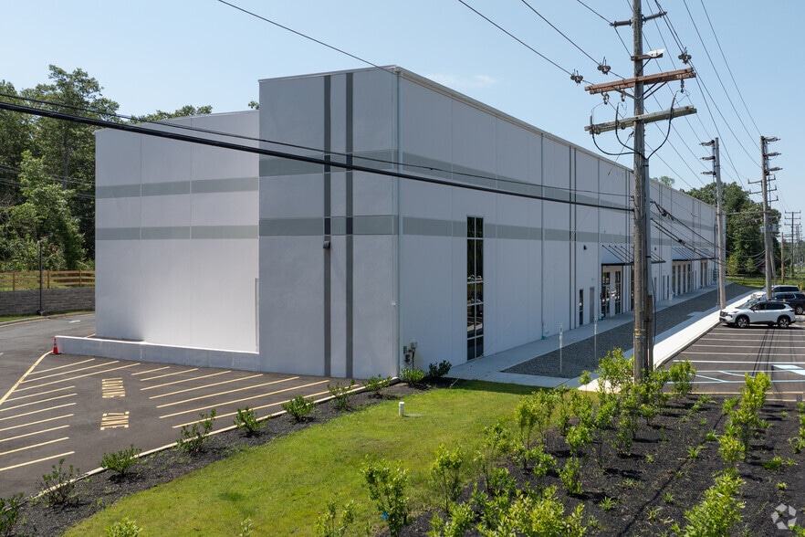 More Photos Of 17 Cpl Luigi Marciante Jr Memorial Dr, Jackson Township Industrial For Lease