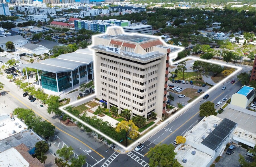 Primary Photo Of 1777 Main St, Sarasota Office For Sale