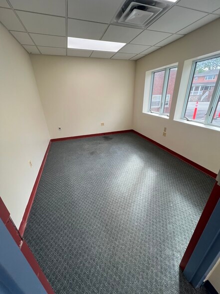 More Photos Of 410 Bergen Blvd, Palisades Park Storefront Retail Office For Lease