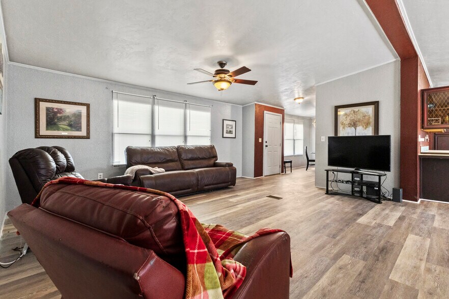 More Photos Of 20500 N 2810 Rd, Kingfisher Lodge Meeting Hall For Sale