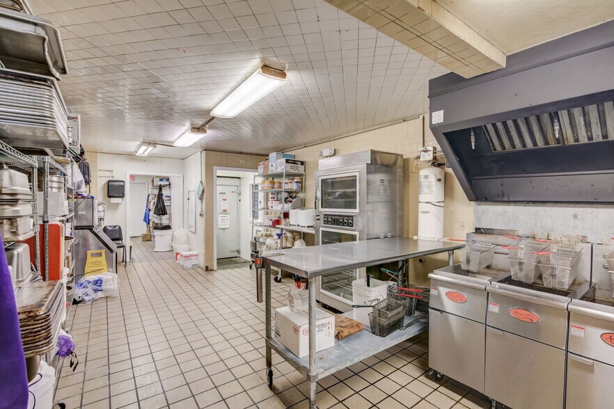 More Photos Of 617 E North St, Poynette Restaurant For Sale